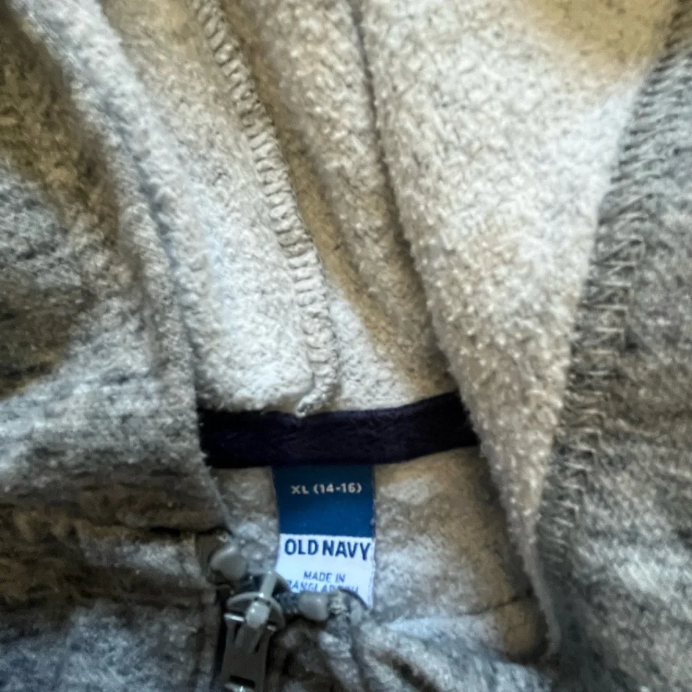 Old Navy Gray Sweatshirt – XL (Kids)